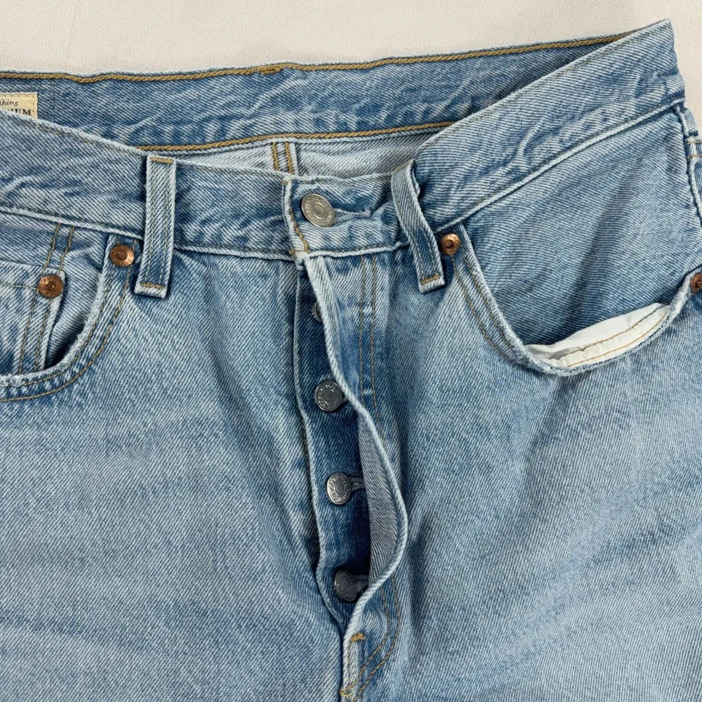 Levis please note